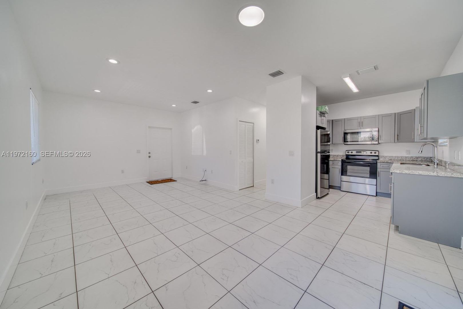 14710 NE 7th Court 14710, Miami, FL 33161 – photo 3