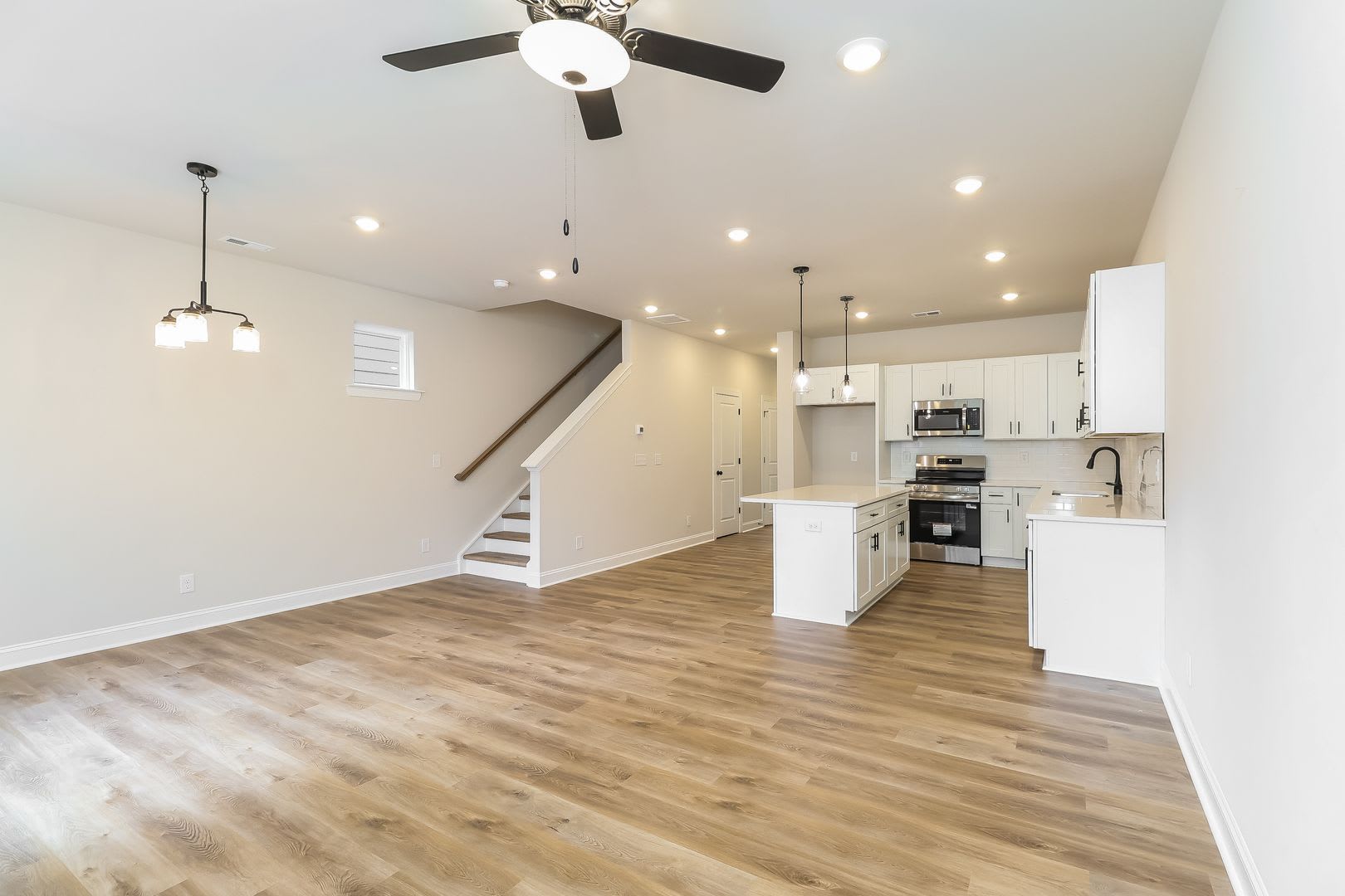 3 Bedroom 2 5 Bath Townhome For Rent In Westerly Hills Attached Garage Modern Kitchen Charlotte Nc – photo 2