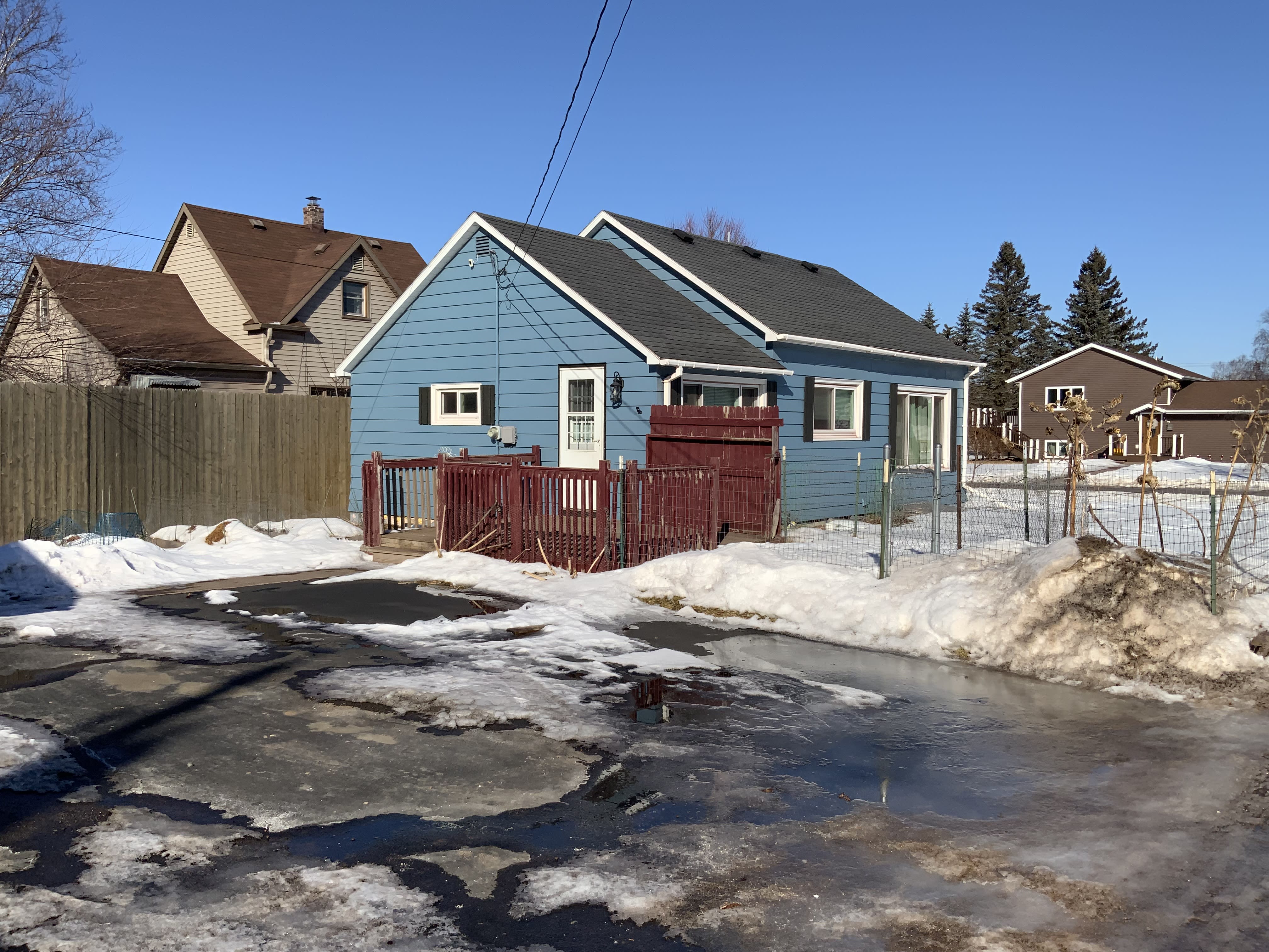 3820 E 6Th St – photo 2