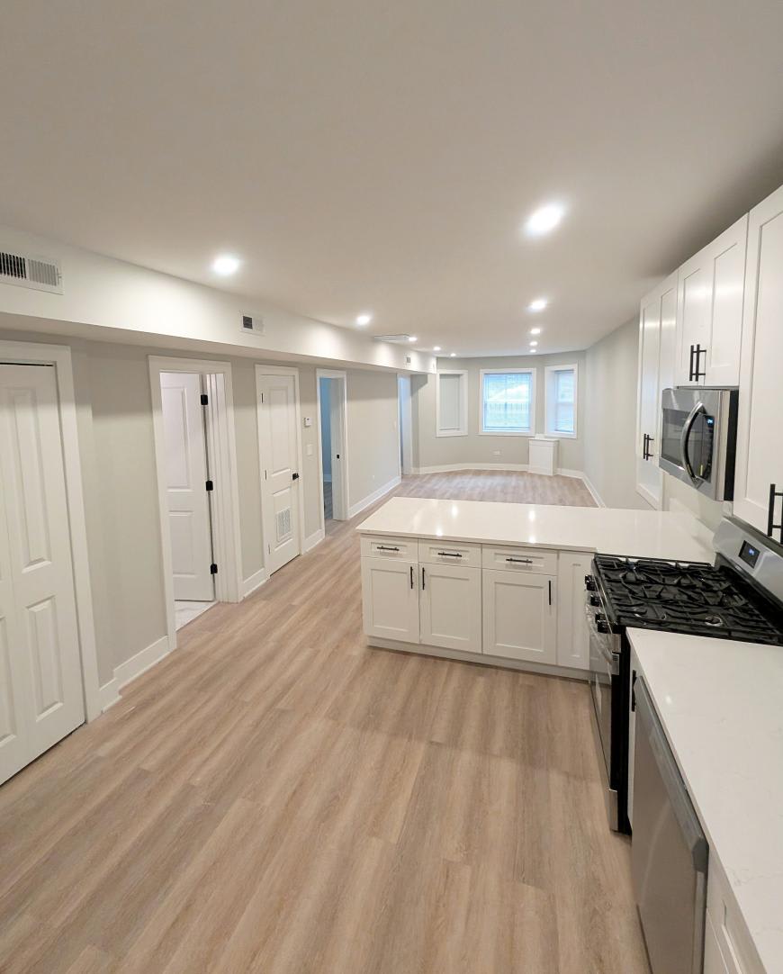 2850 N Avers Ave – photo 2