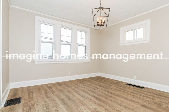 1280 Wolfangel Road – photo 4