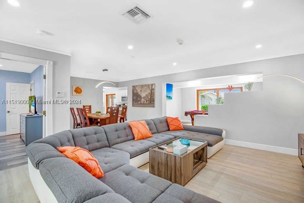 5320 Ne 16Th Ter – photo 2