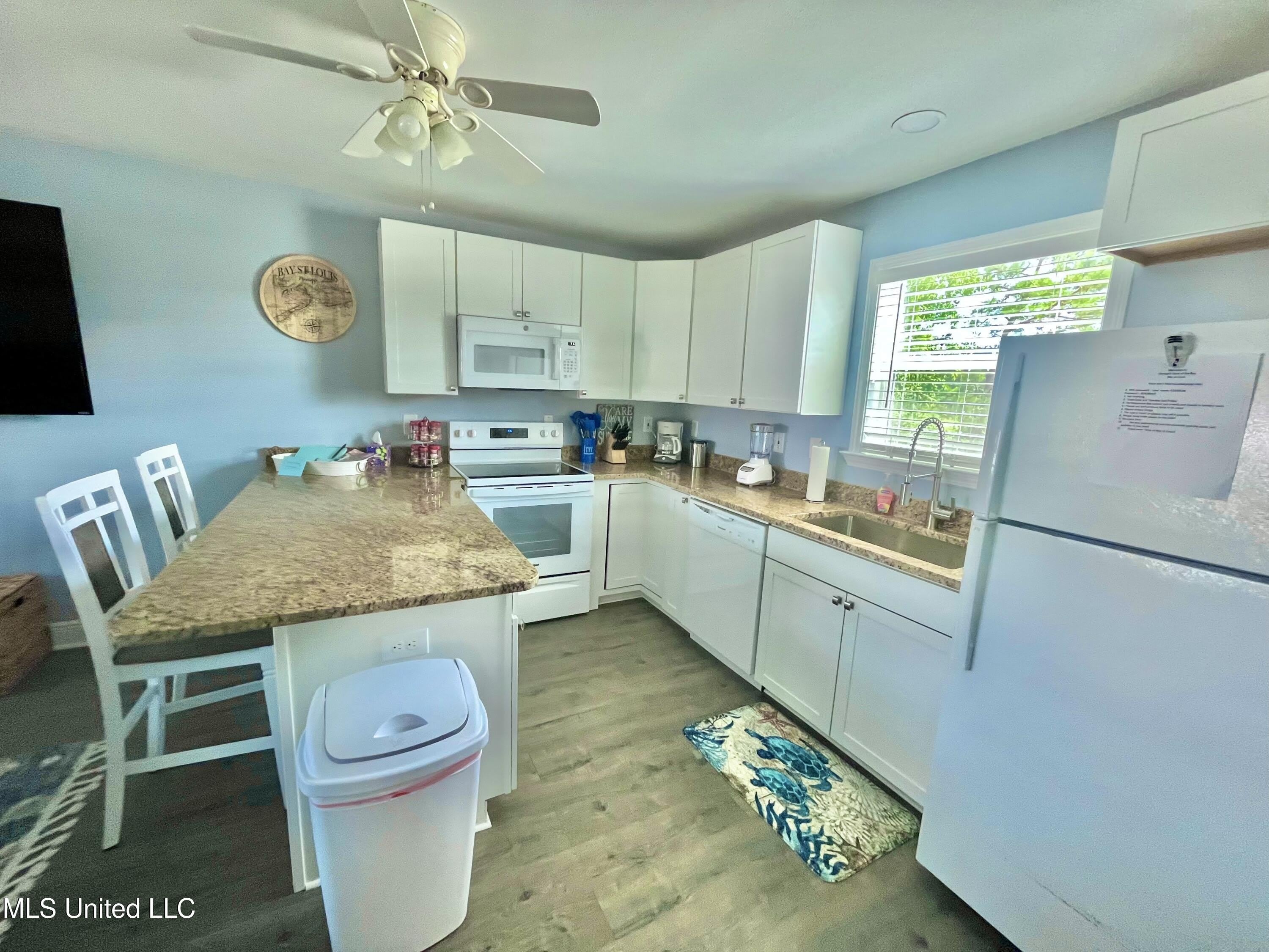 4024 Blue Jay Street – photo 5