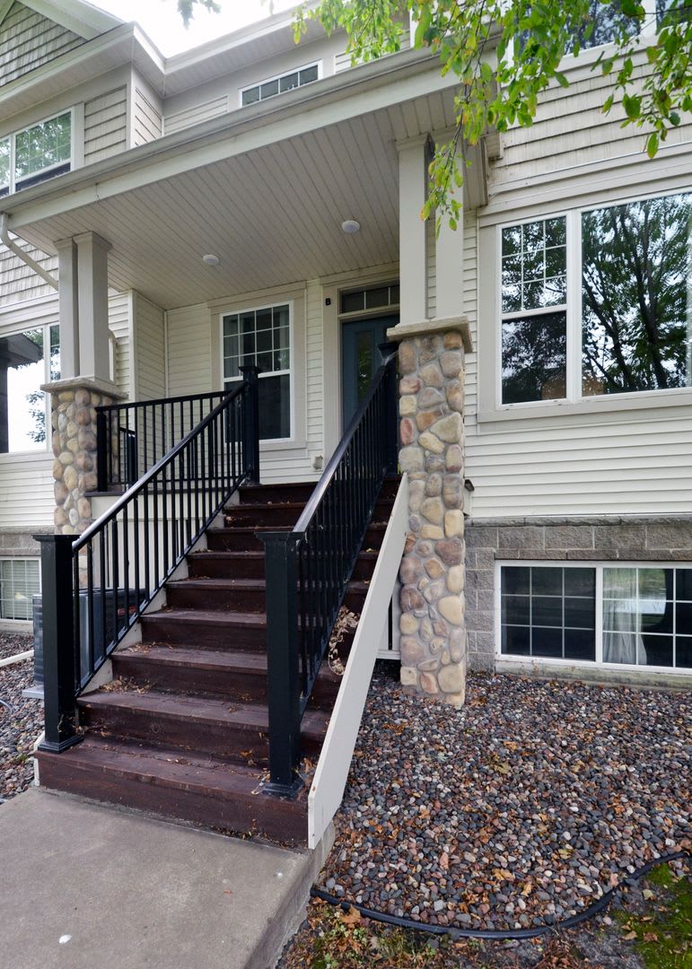 Spacious 4-Bed 3.5-Bath in Blaine – photo 2
