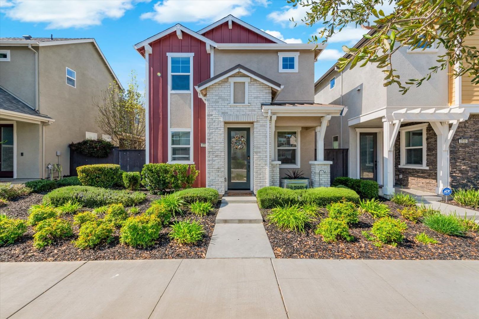 3 Bedroom 2.5 bath in Natomas! Windrow at The Cove! – photo 1