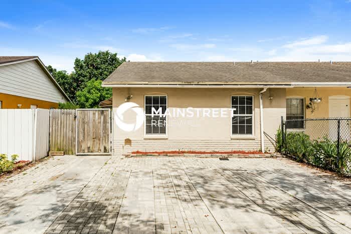 3781 South 57th Avenue – photo 1
