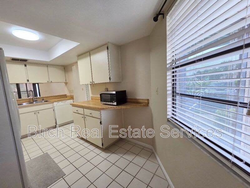 2131 Ridge Rd S. -#108 – photo 4