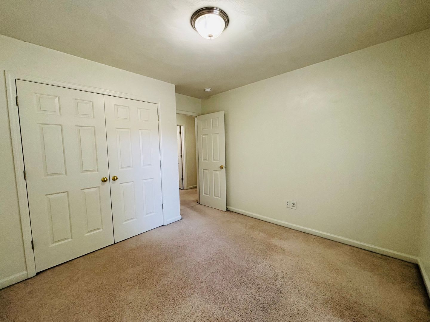 3 Bedroom 2.5 Bath Townhouse – photo 5