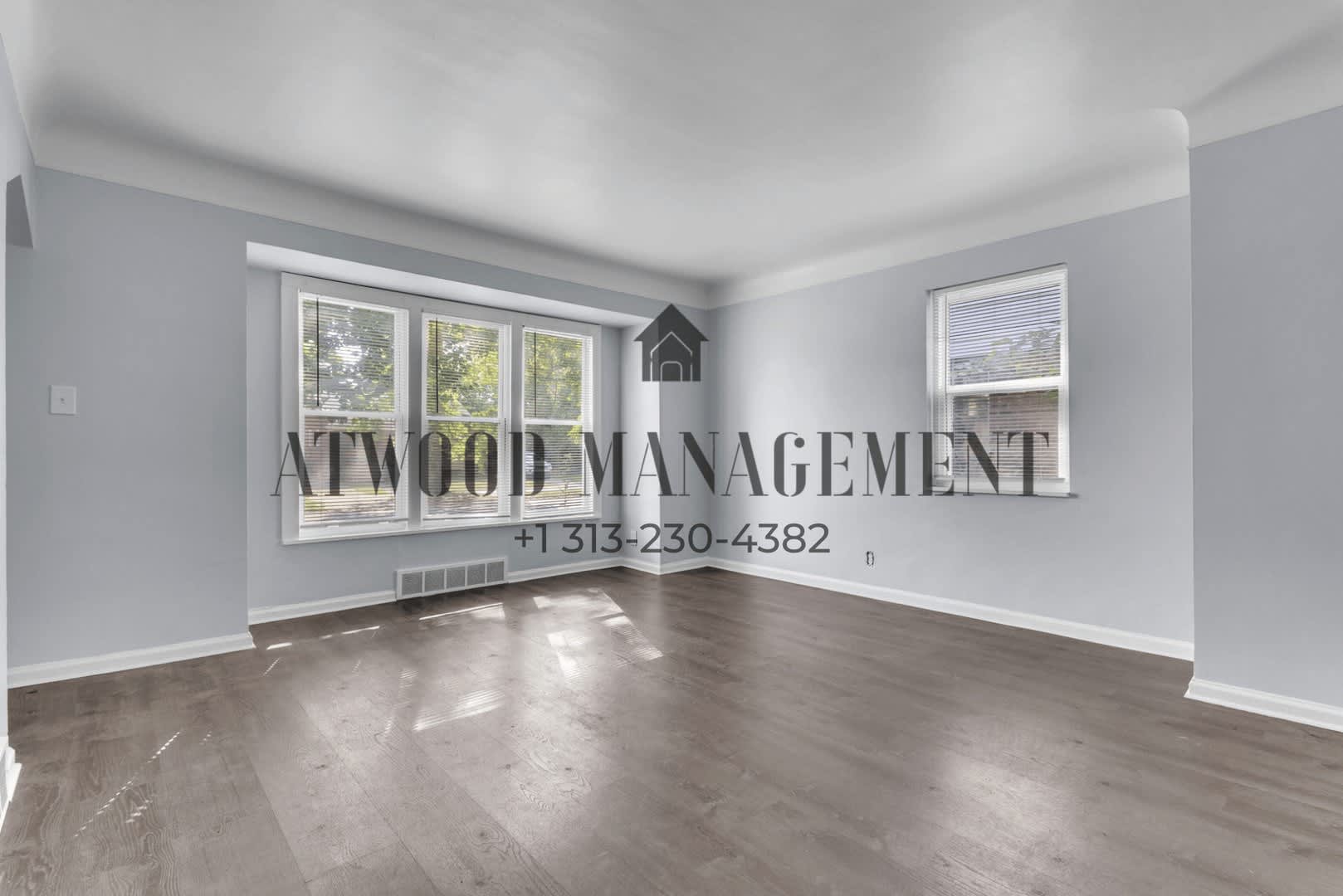 This beautifully updated 3-bedroom, 1-bath single-family home is ready for move-in! – photo 3