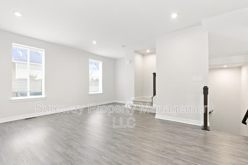 126 Nathan Dr – photo 2
