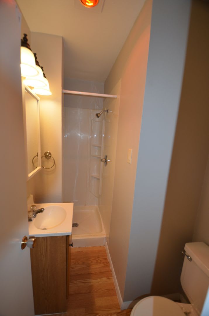 Unfurnished, 10 minutes from Downtown Breck! In Unit Washer and Dryer! – photo 4