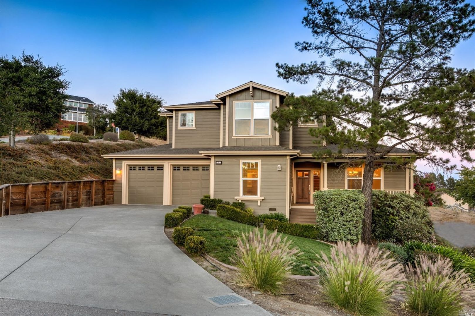 West Petaluma Beauty ~ Bodega Heights ~ 2 Levels – photo 2