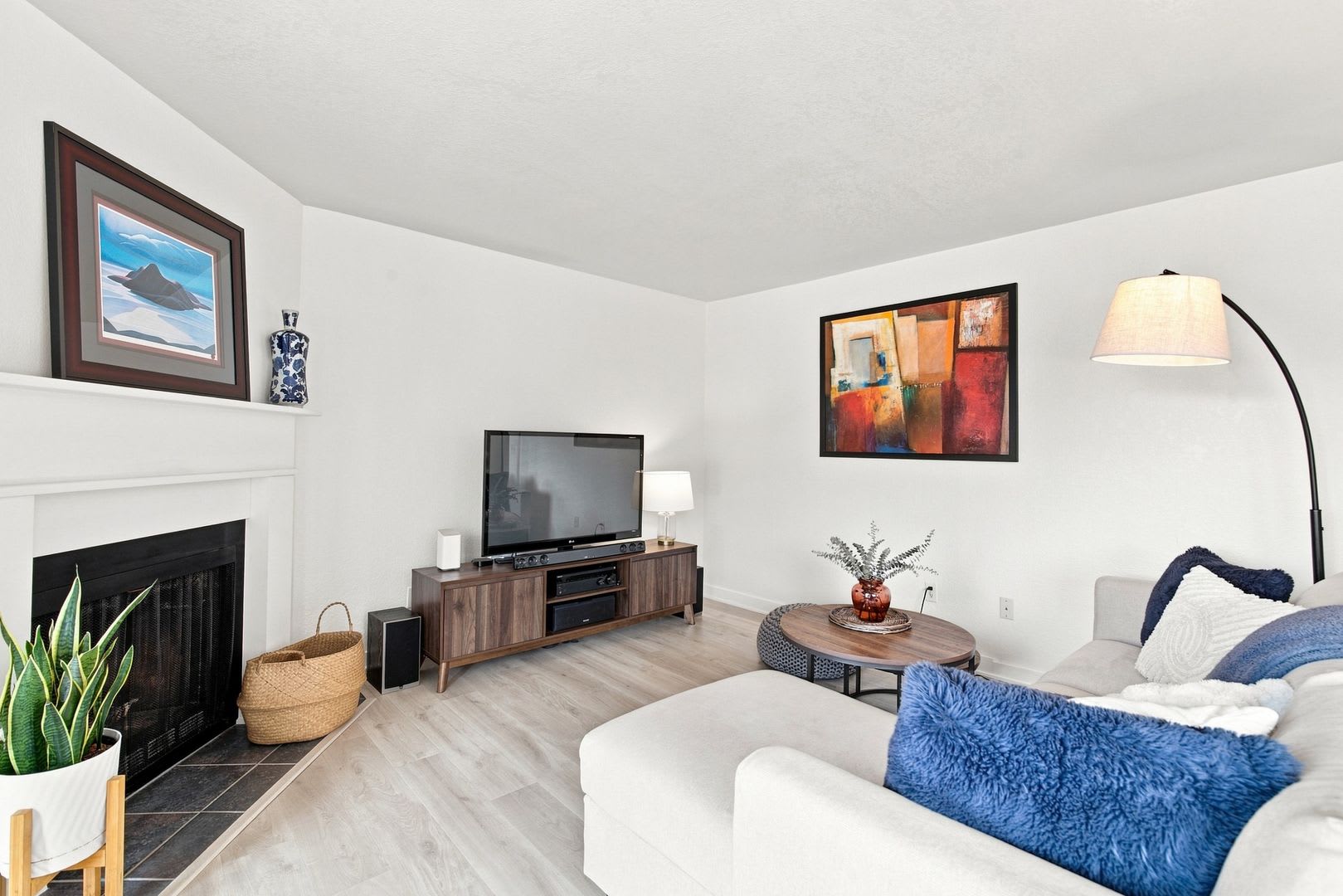 2Bd/1Ba Kirkland Condo – photo 4