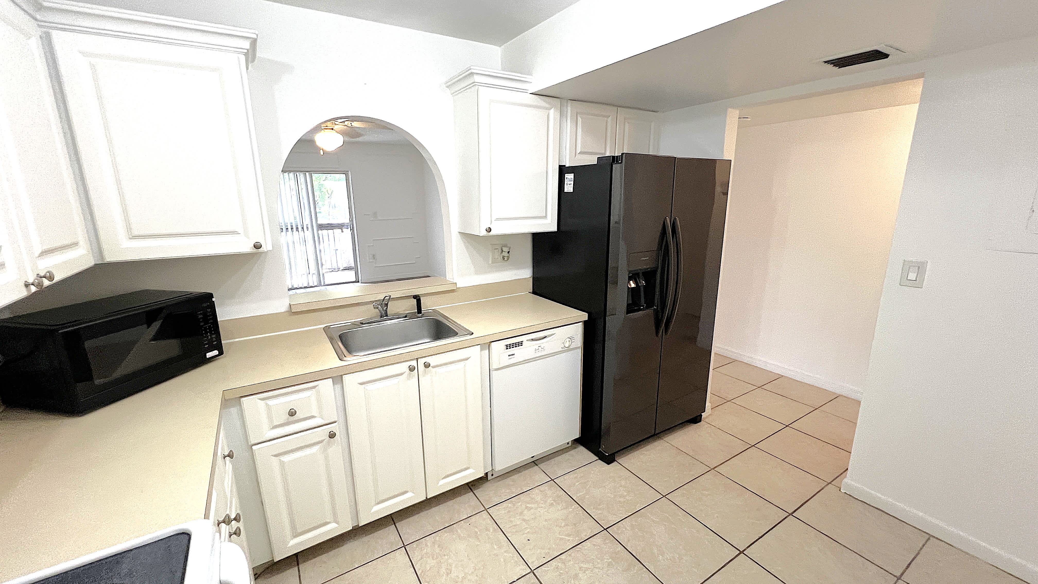 711 N Pine Island Rd – photo 2