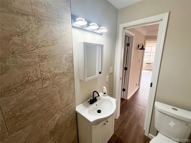 557 White Avenue – photo 5