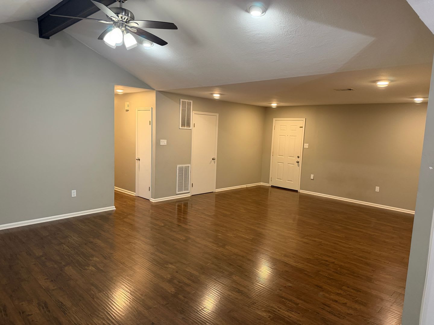 3 Bed 2 Bath Home – photo 4