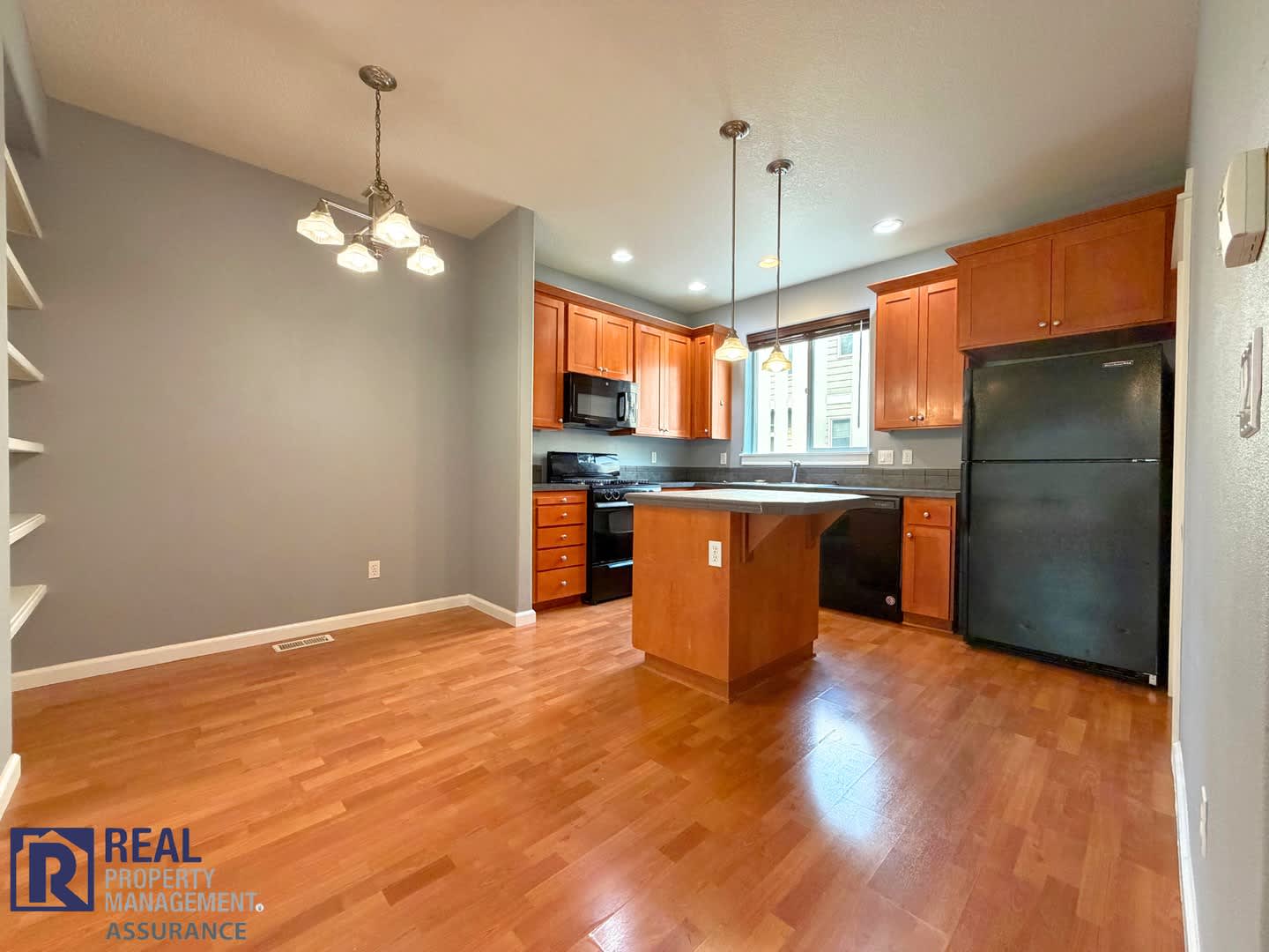 750 Off Move In Special Bright 2 Bedroom 2 5 Bath Beaverton Townhome With Garage A C – photo 5