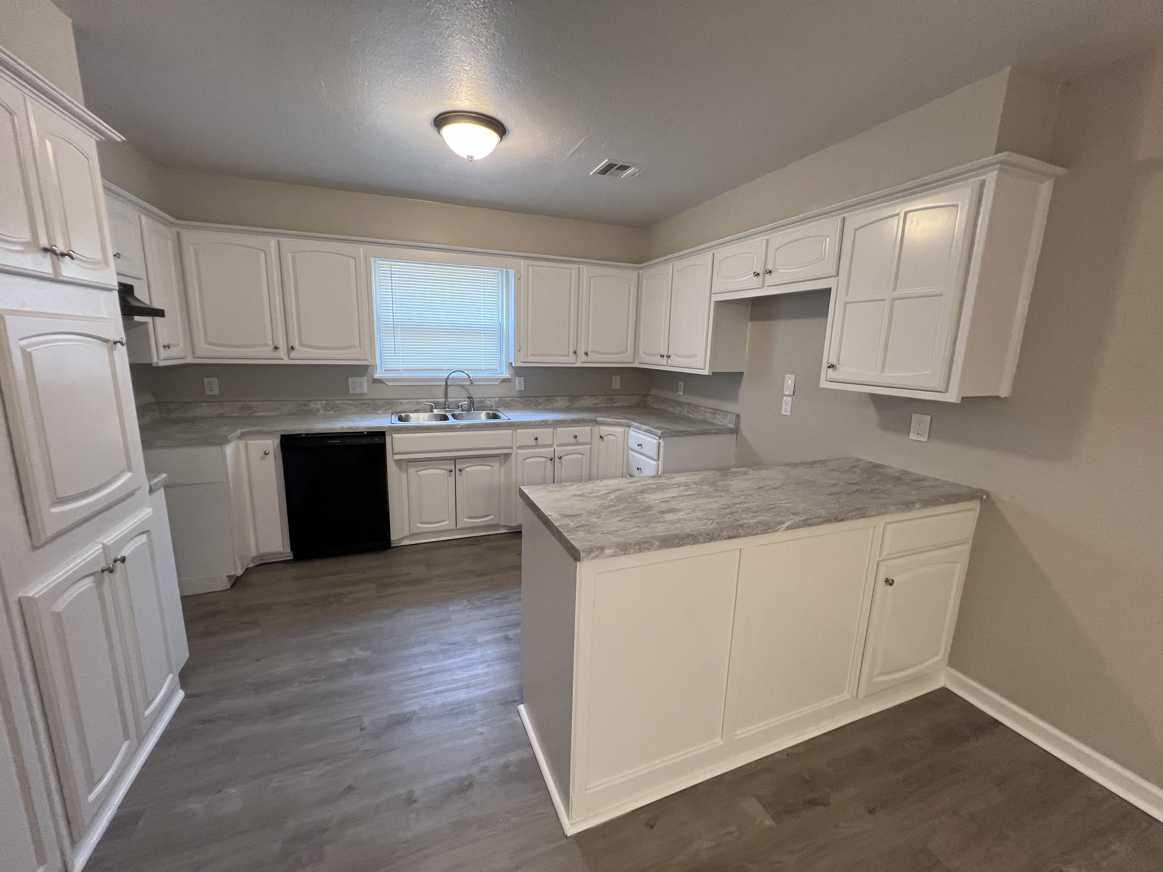 4201 NW 59th St – photo 5