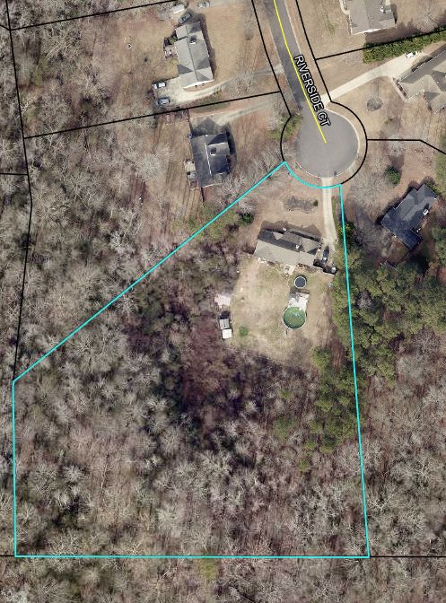 135 Riverside Court – photo 2