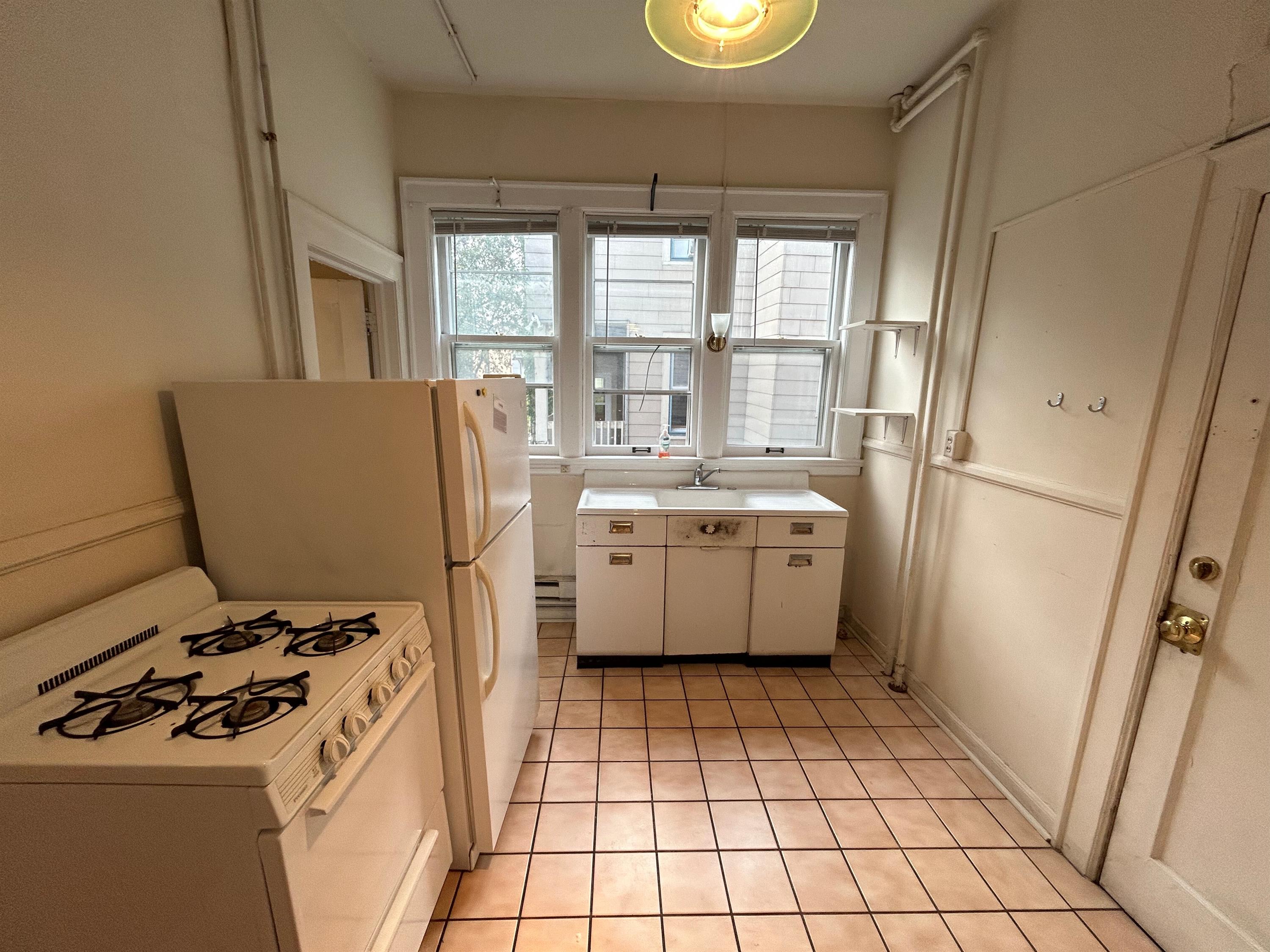 109 E Gorham – photo 5