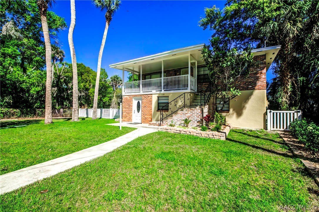 229 NE 5th Street – photo 1