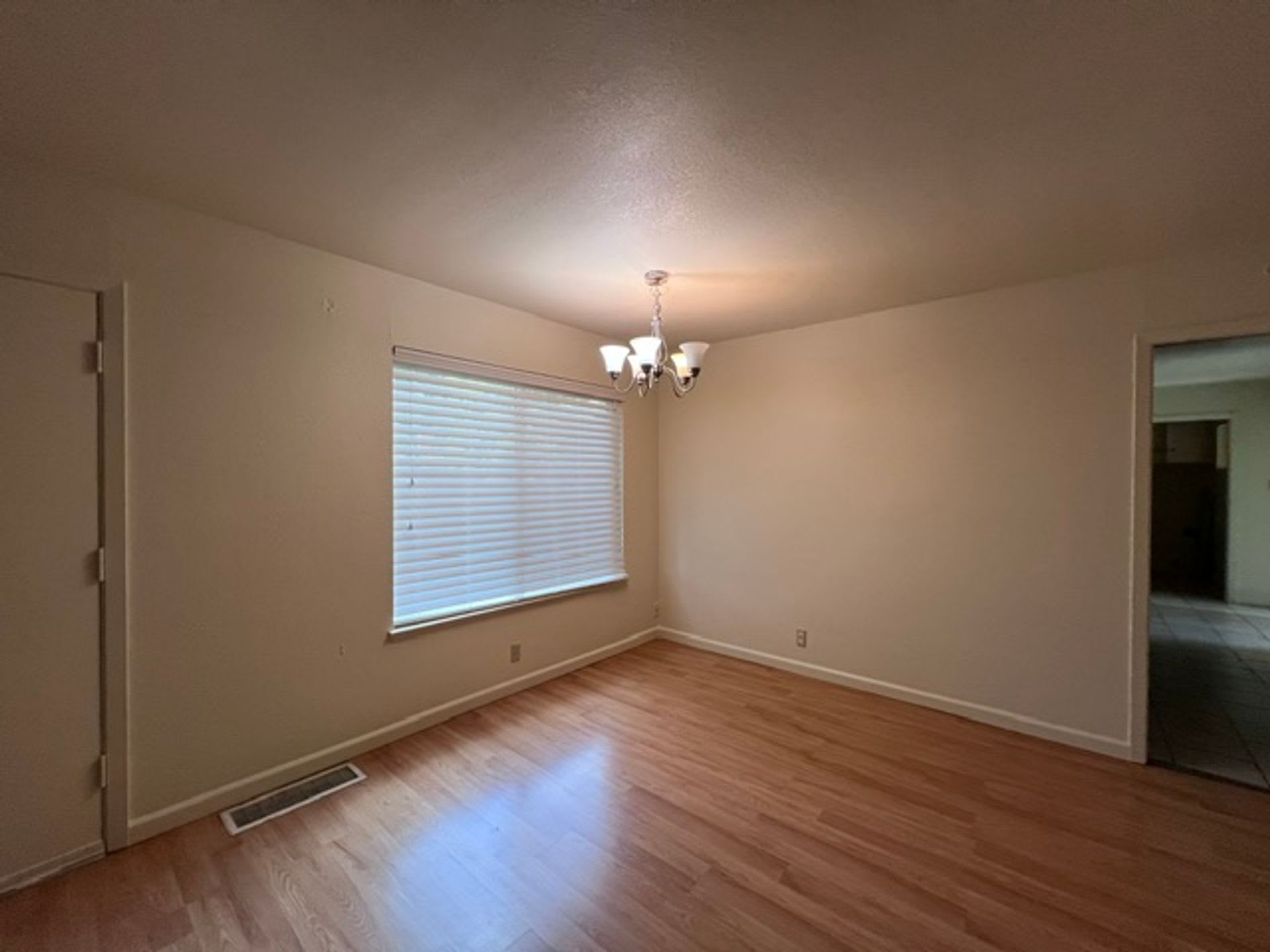6801 Las Palamitas Way South Land Park Duplex With Central Heat And Air Close To Shopping And Schools – photo 5