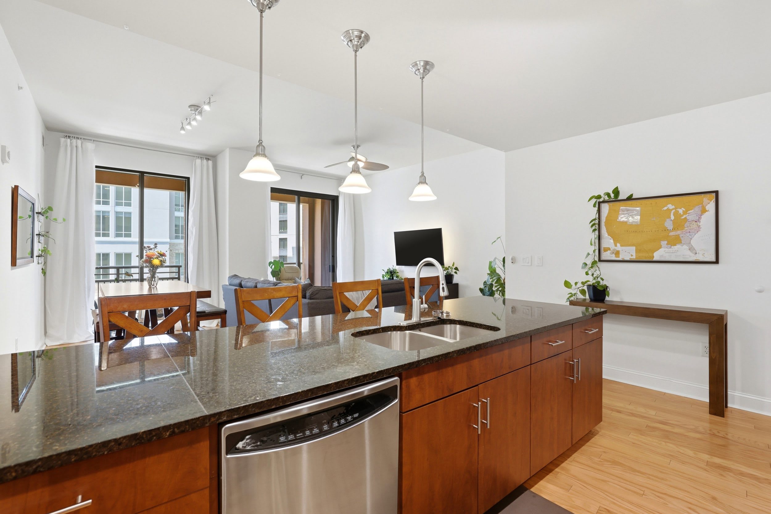 701 Royal Court 601601 – photo 4
