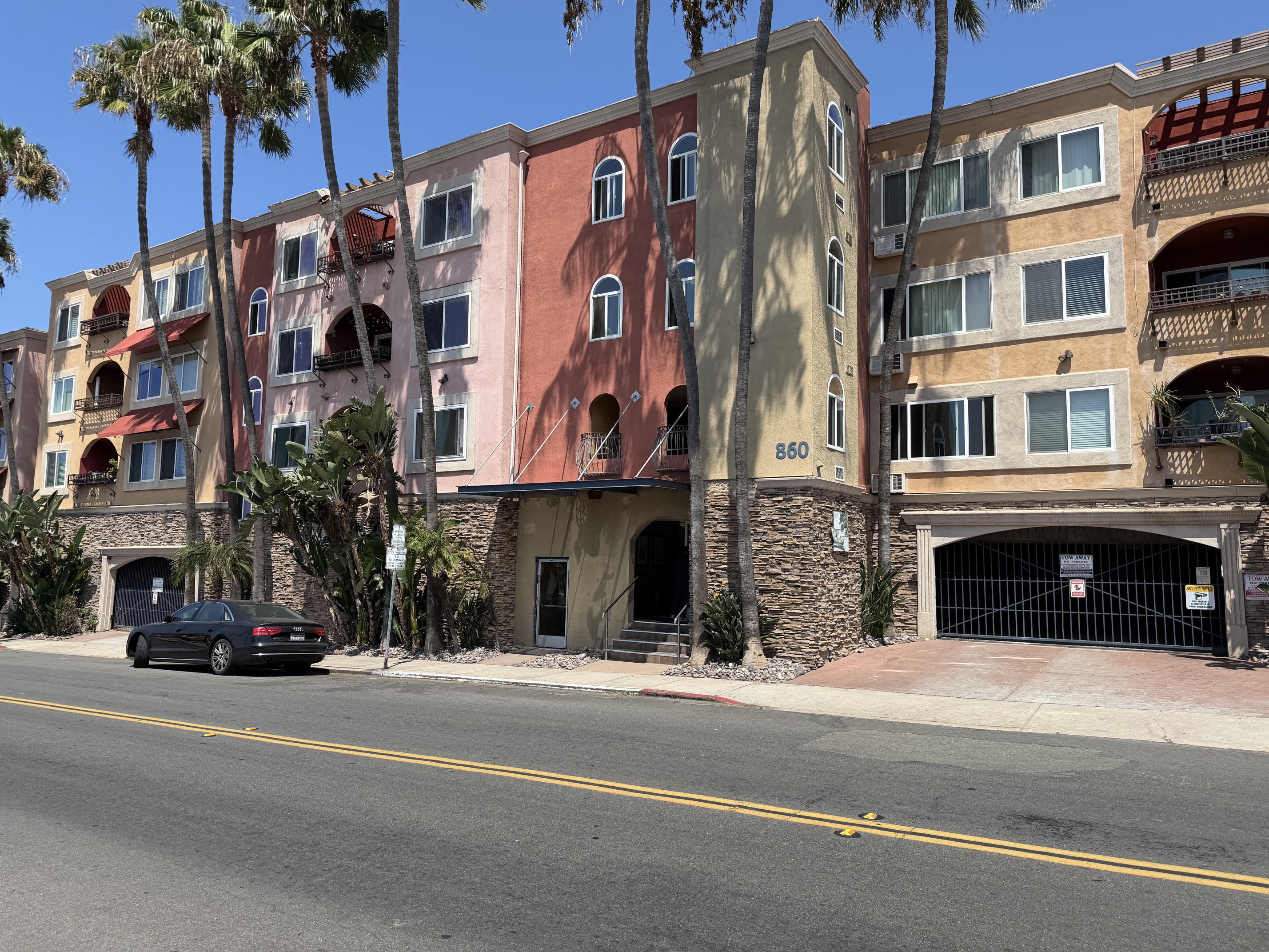 860 Turquoise St – photo 1