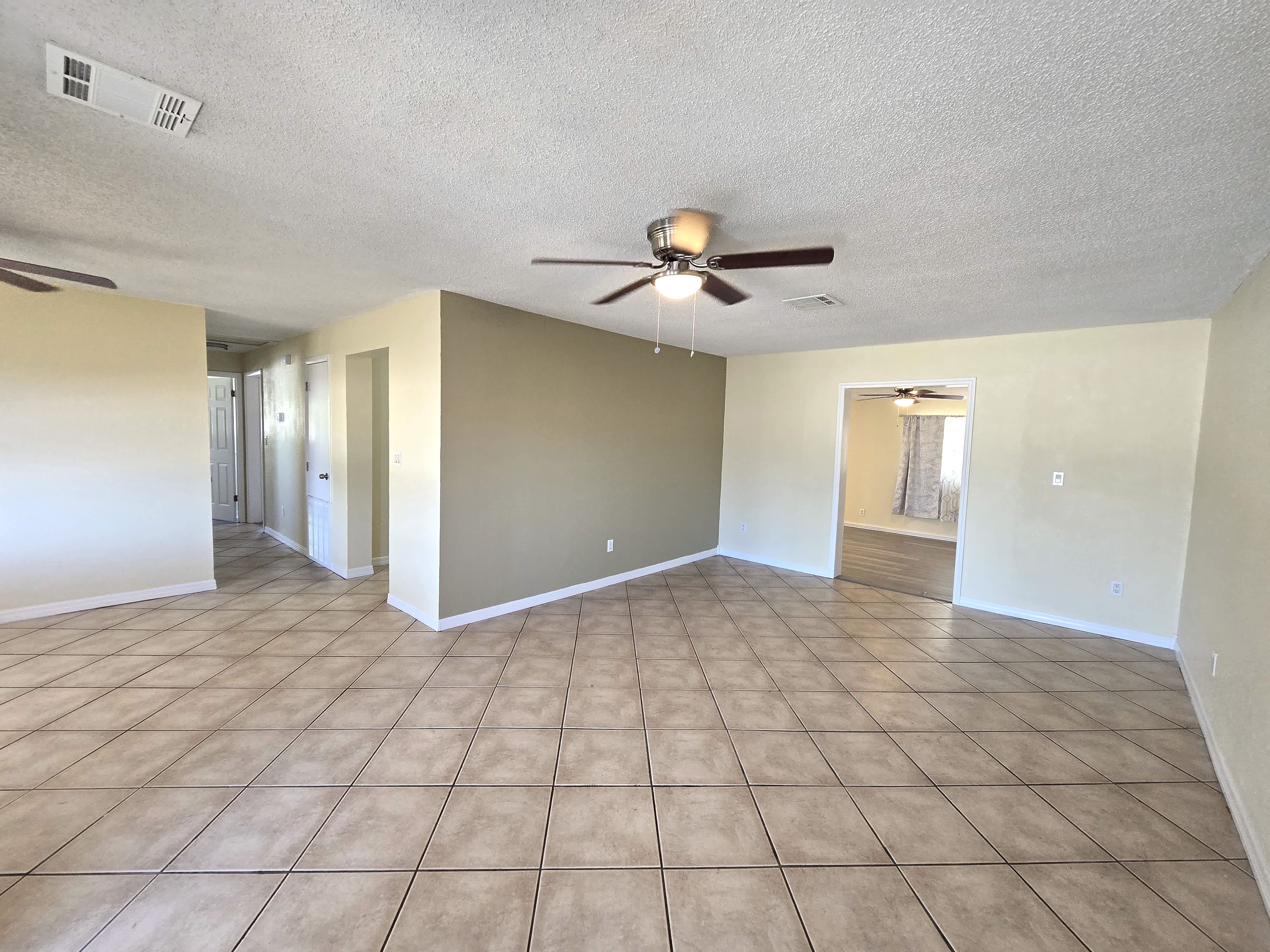 4428 Cynthia Ln – photo 2