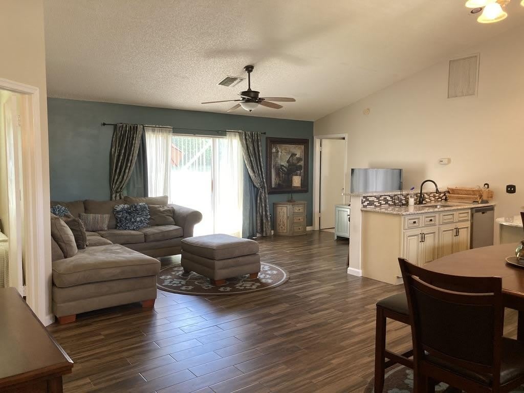 13016 Meadowbreeze Drive – photo 5