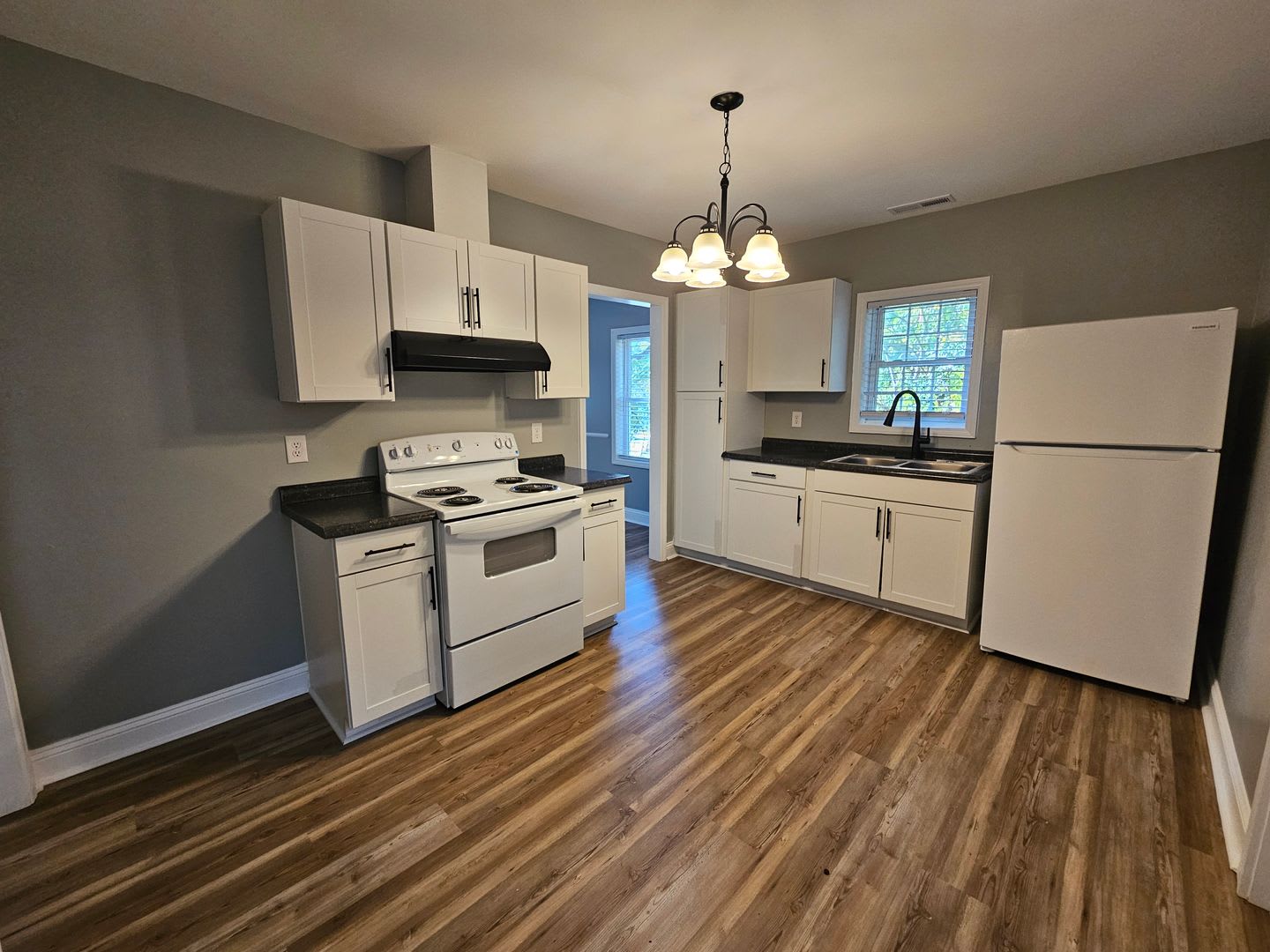 NEW LISTING!!!!! – photo 5