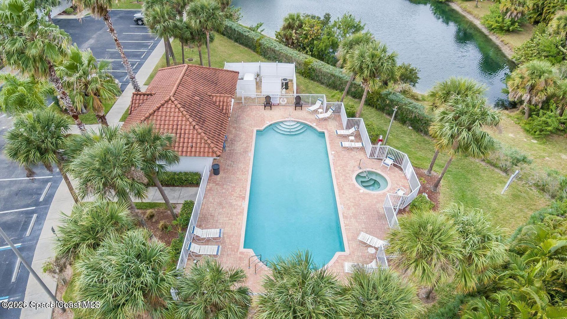 Riverfront Condo 3 Bedroom With Garage – photo 5