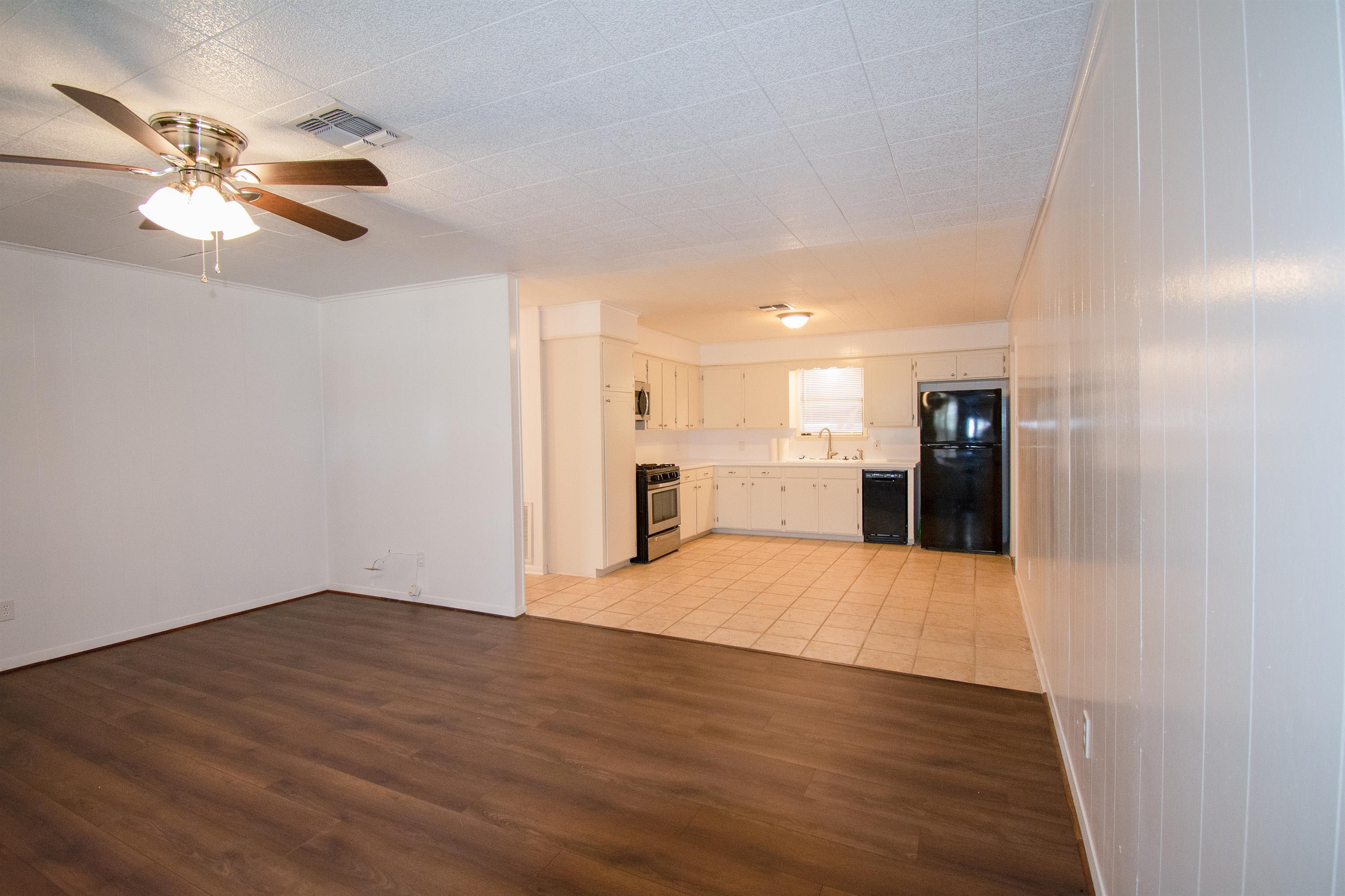 203 Schuerenberg Street – photo 4