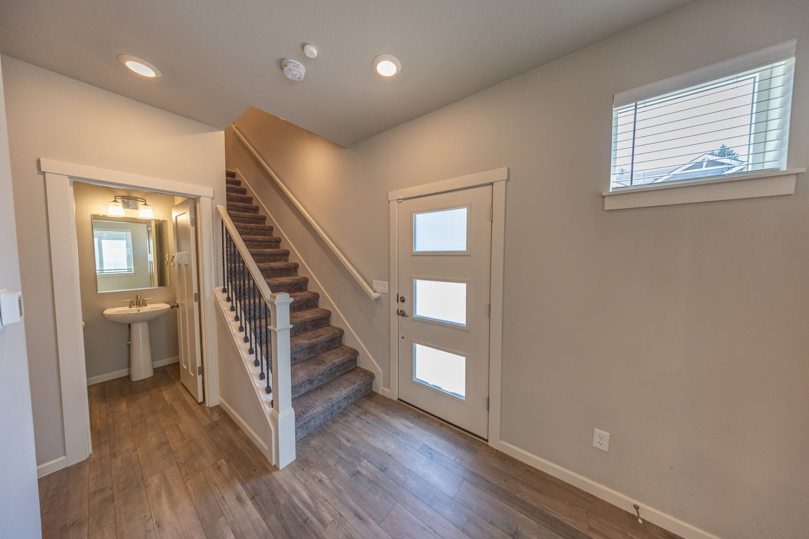 Three bedroom townhouse in gated community – photo 5