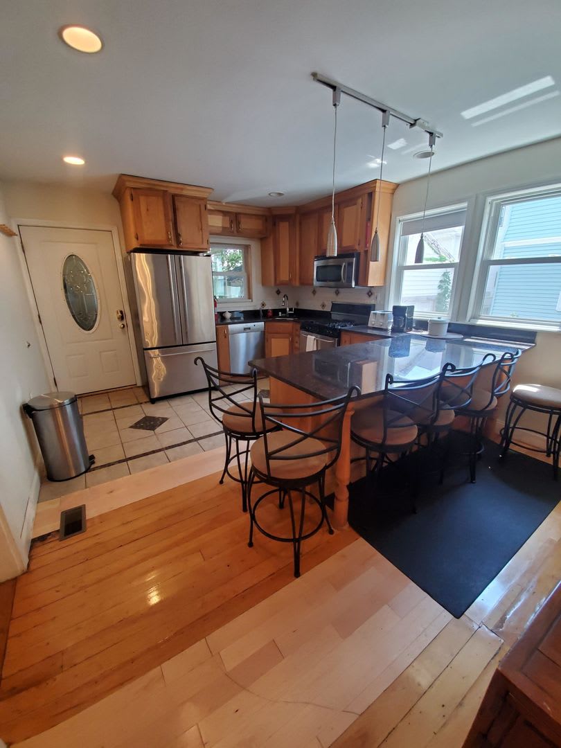 Great Deal in Allston! 5-Bed, 3-Bath – photo 3