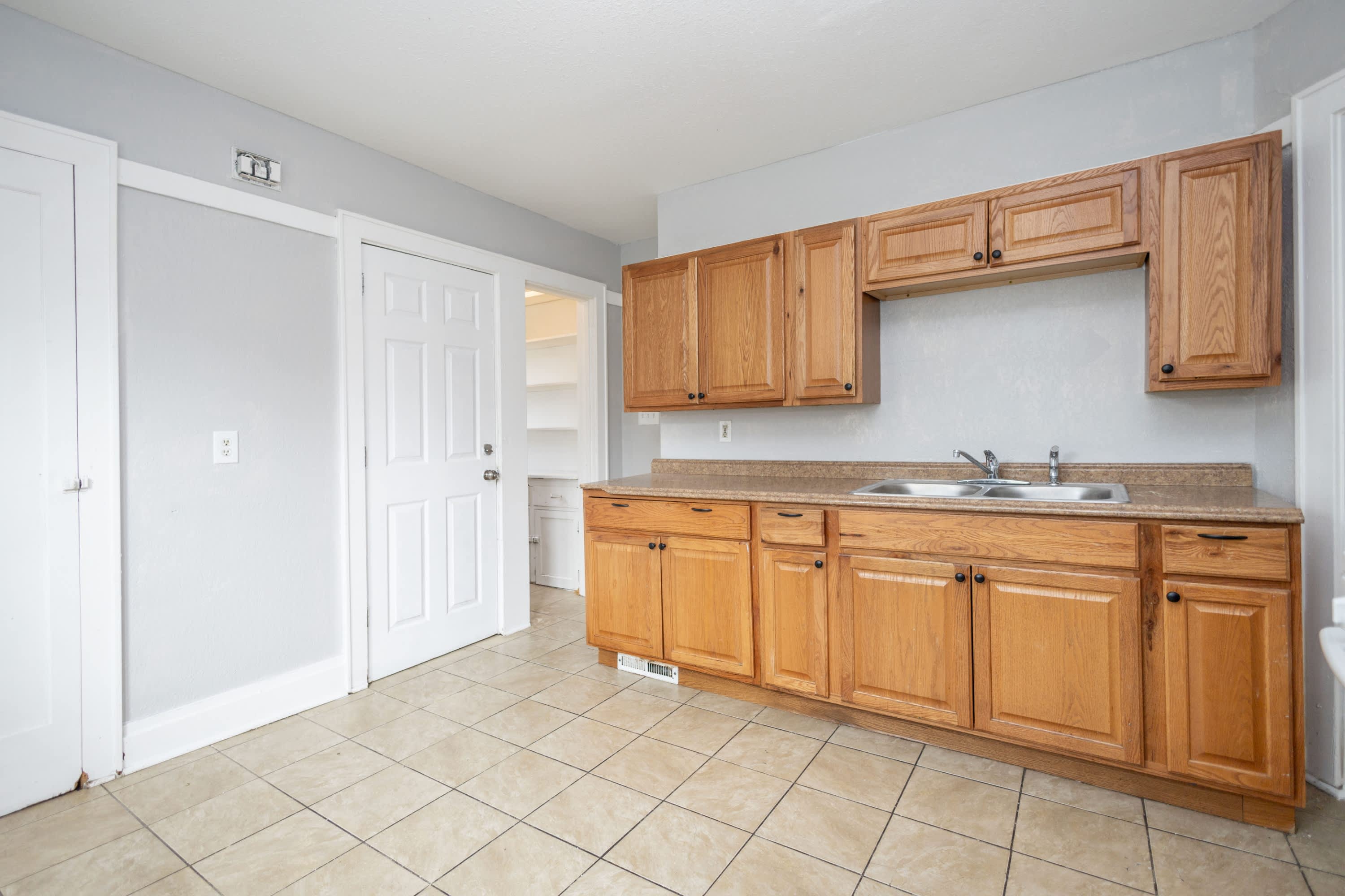 4033 North 12th Street – photo 2