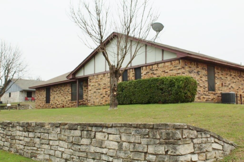 1110 Curtis Drive – photo 2