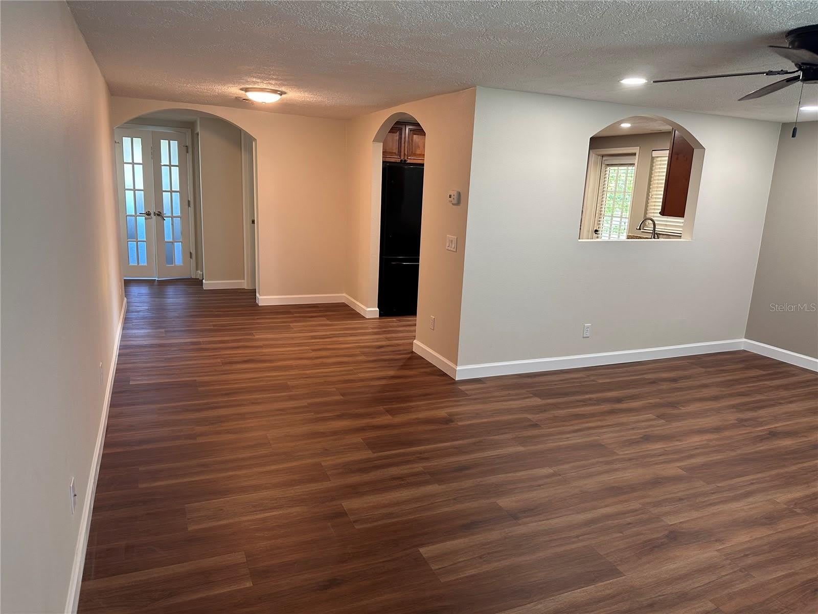 855 STEWART Street – photo 2