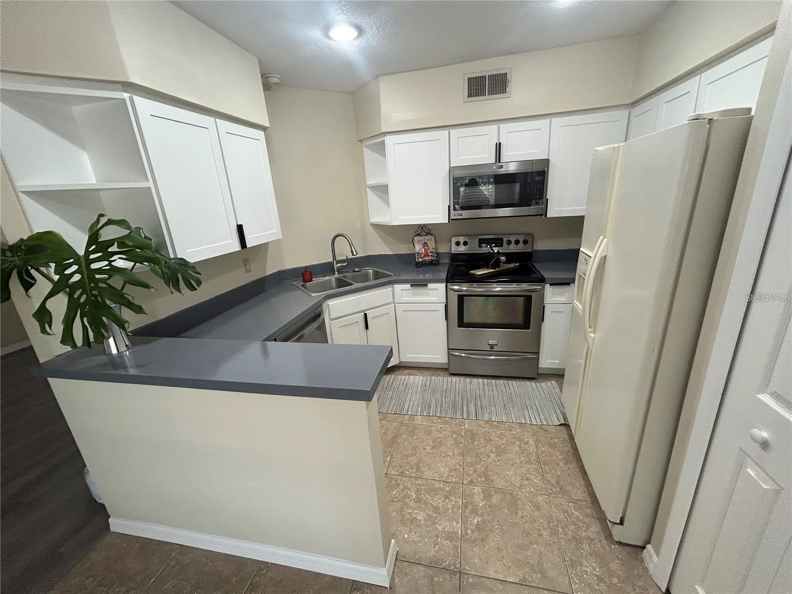 4540 OAK ARBOR Circle – photo 5