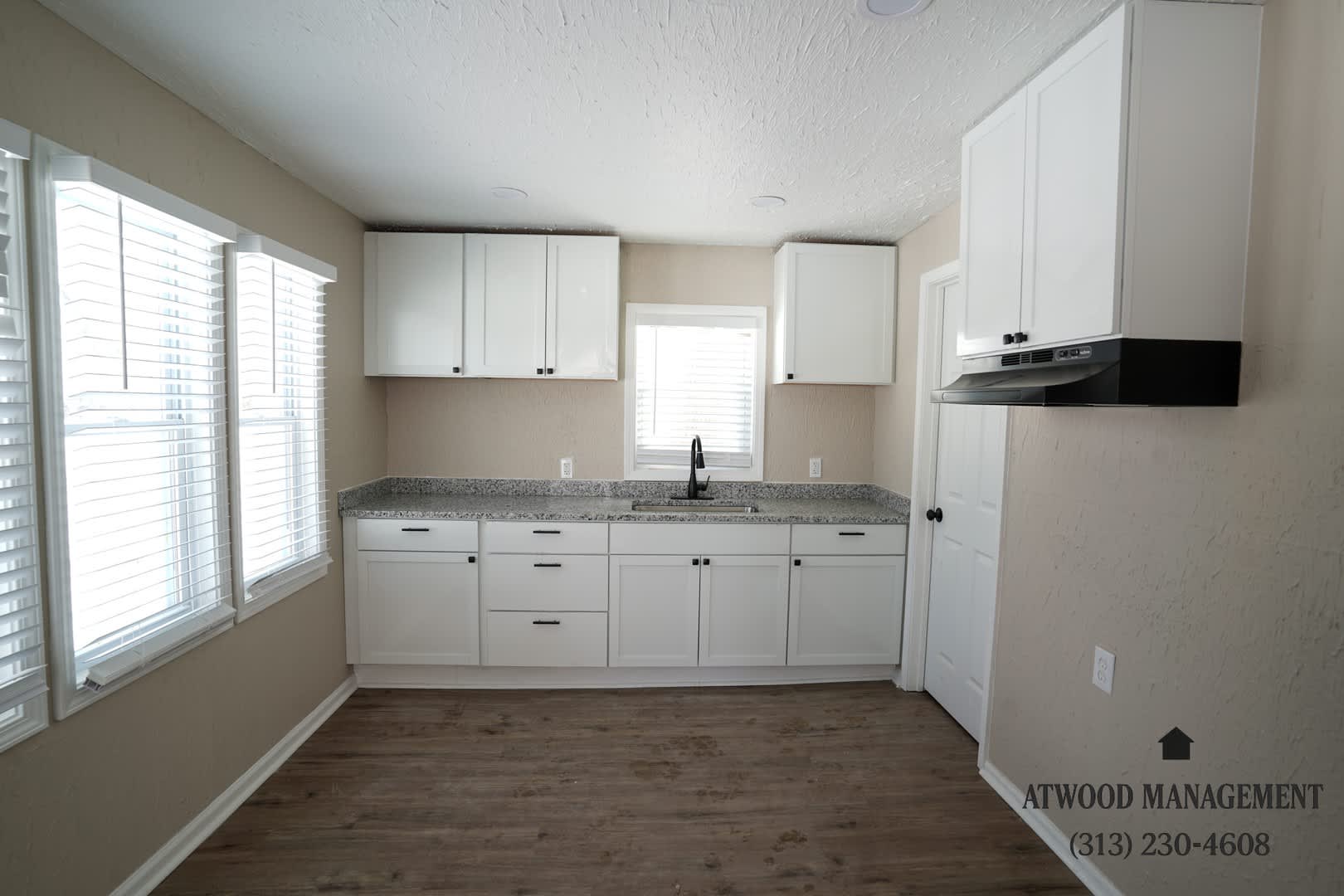 Fully Renovated 2-Bedroom Home – Move-In Ready for You! – photo 3