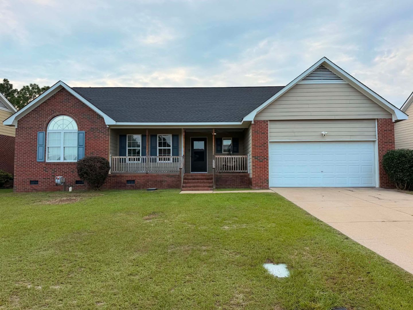 618 Connaly Drive ~ Southview ~ LAWN CARE INCLUDED ~ COMING SOON!! – photo 1
