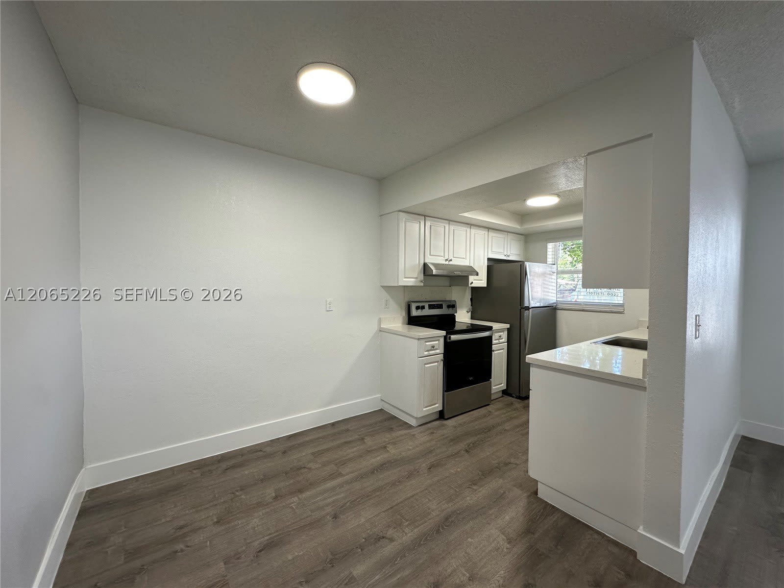 3660 NE 11th Ave – photo 2