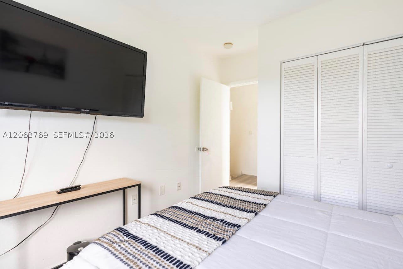 925 SW 8th St – photo 5