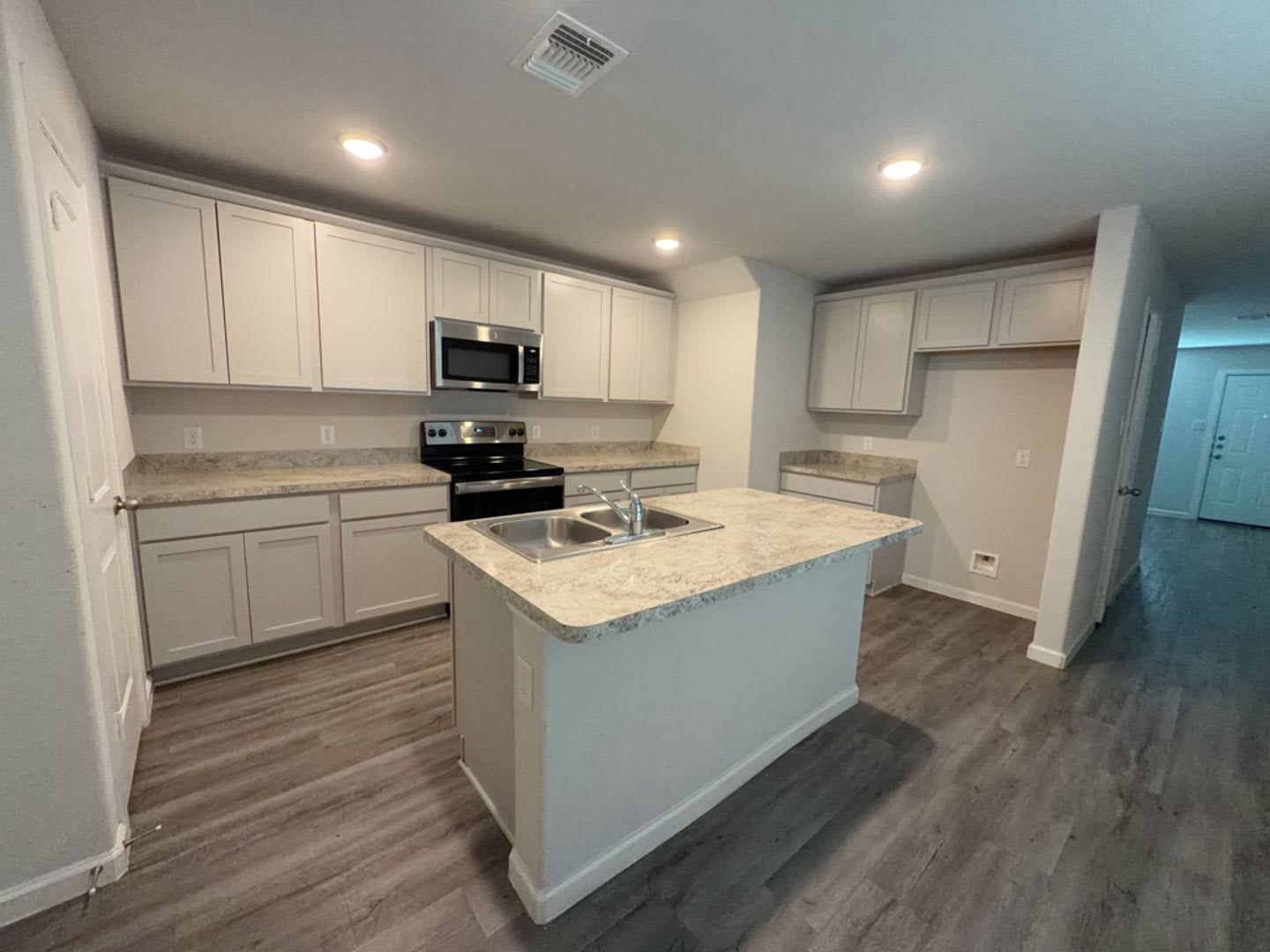 501 Hines Ave – photo 5