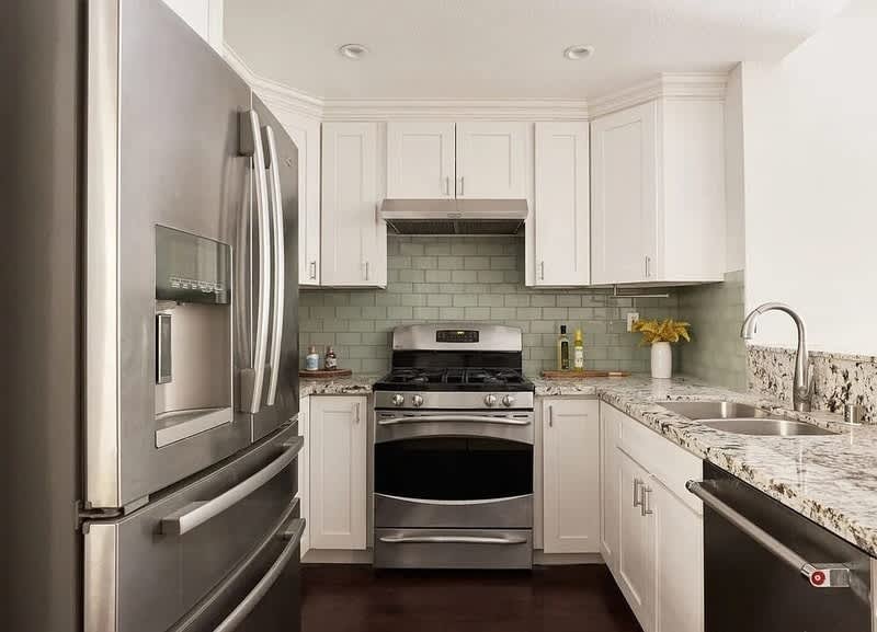 221 S Oak Knoll Ave – photo 3