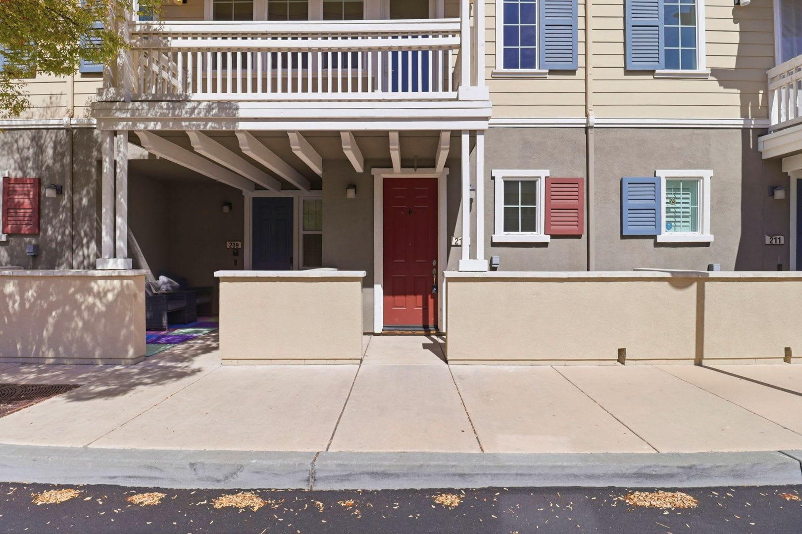 Live by the Marina in this Beautiful Townhome! – photo 4