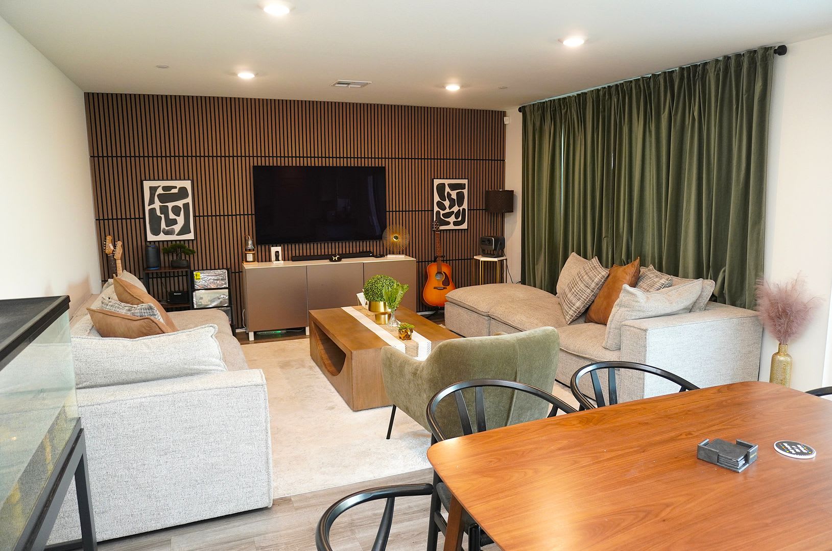 Beautiful 2024 Built DR Horton Home with Loft, Solar & Modern Upgrades – photo 3
