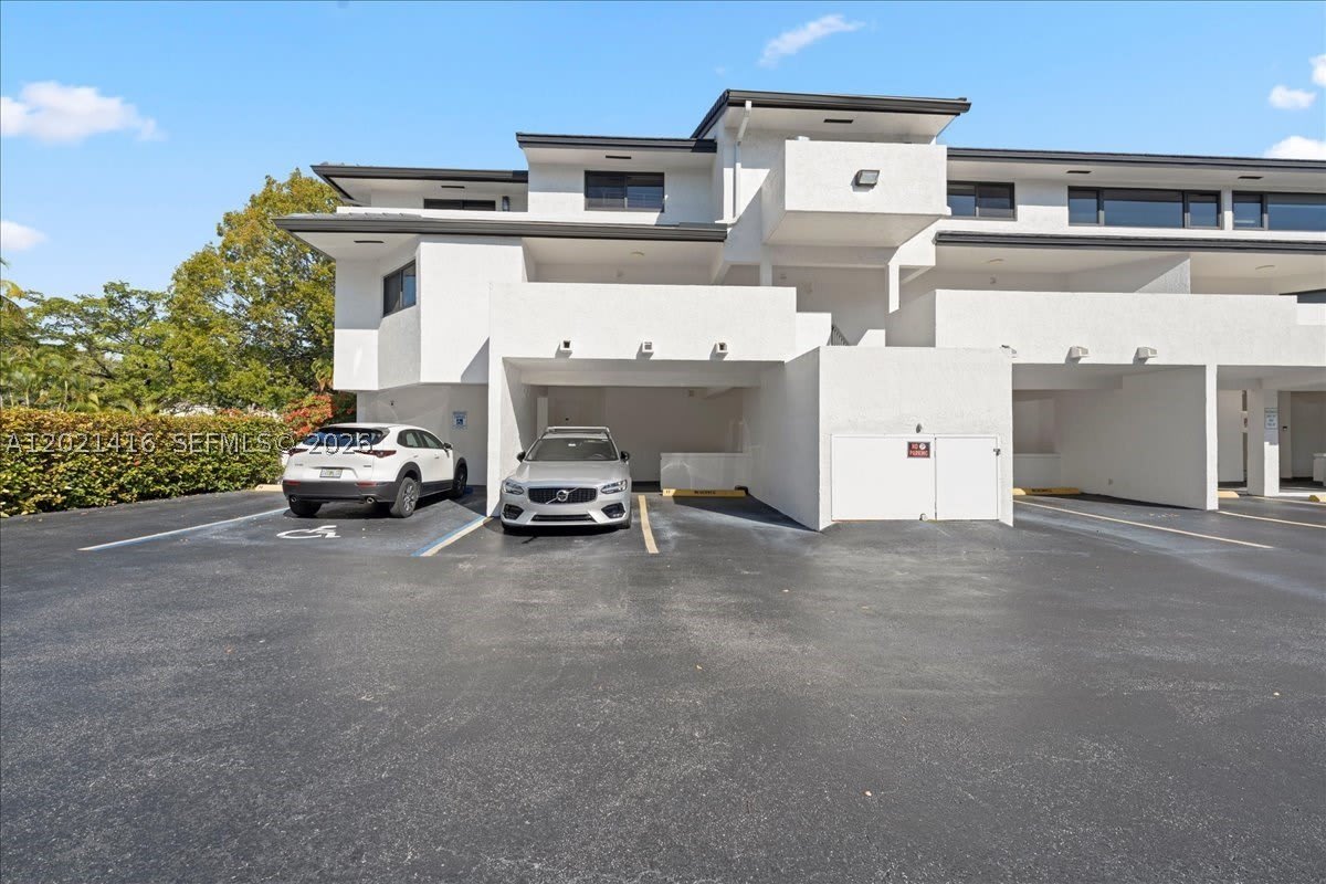 5750 Turin St – photo 2