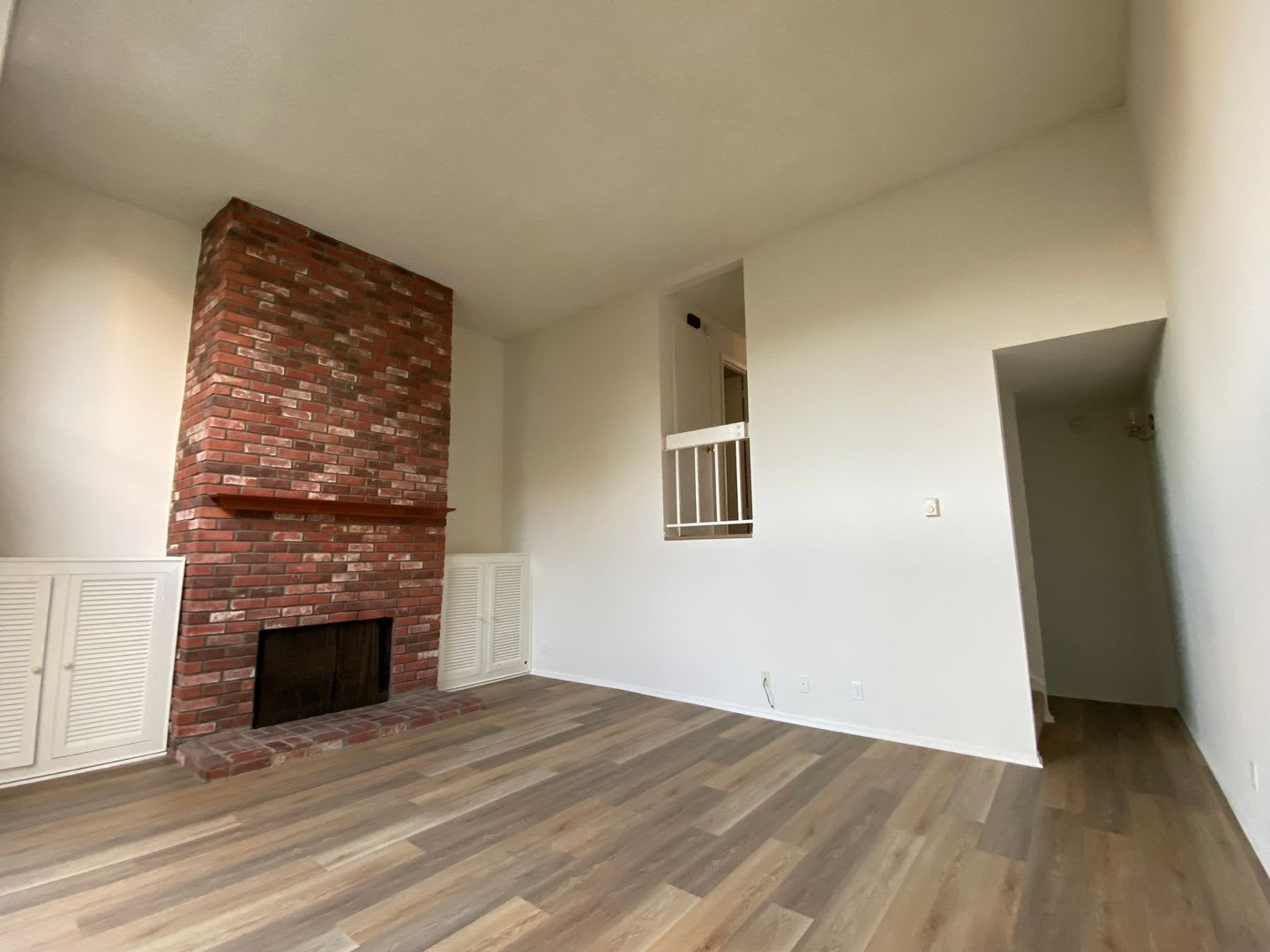 Live The East Beach Lifestyle Townhome With Pool Access – photo 5