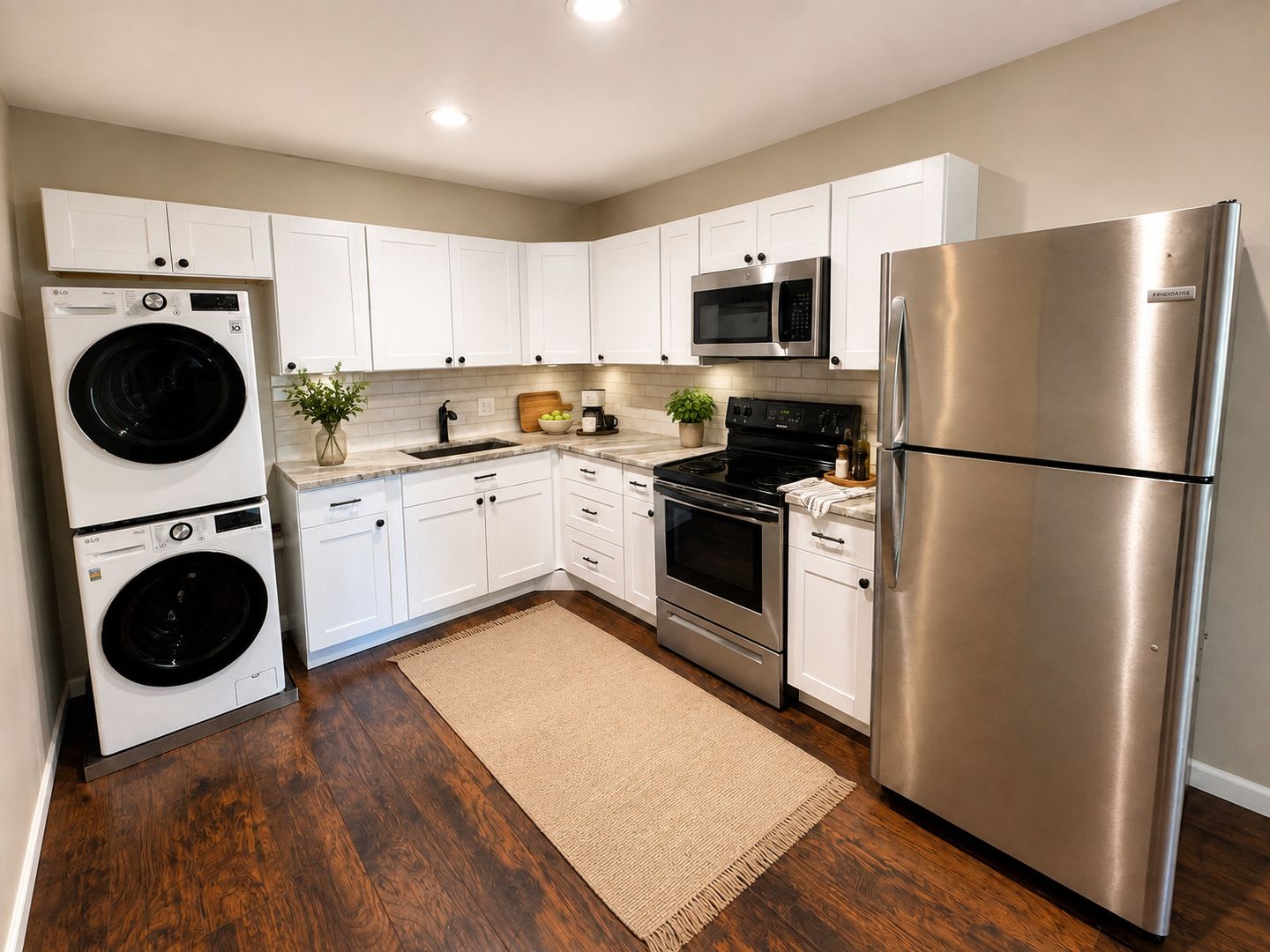 Second Floor 2 Bedroom Apartment With Balcony – photo 3